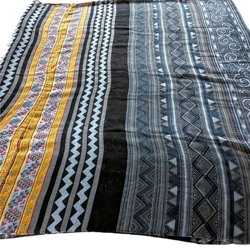 Geometric Print Sheer Infinity Scarf - Picture 3 of 14